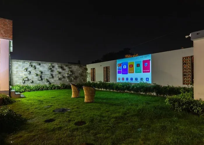 Tarshal Outhouse To Relax In Jaipur Villa